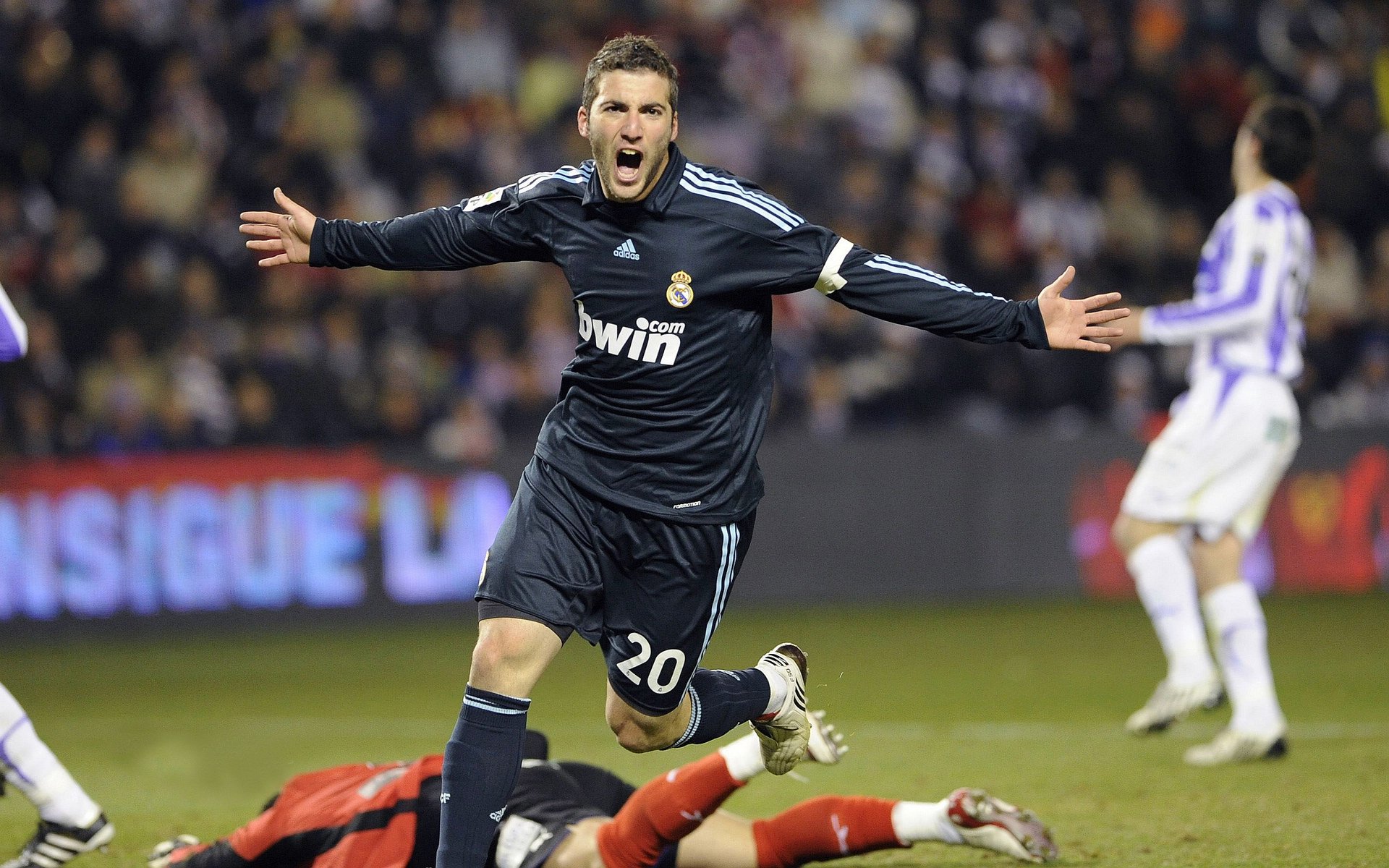 爵士防守锁死深圳队，克莱成为关键先生